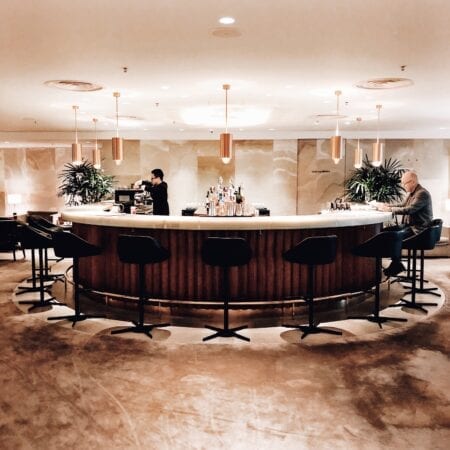 flying business class cathay pacific hong kong lounge